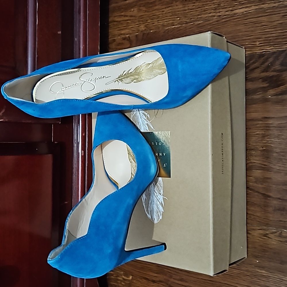 Teal suede high heel shoe size 7